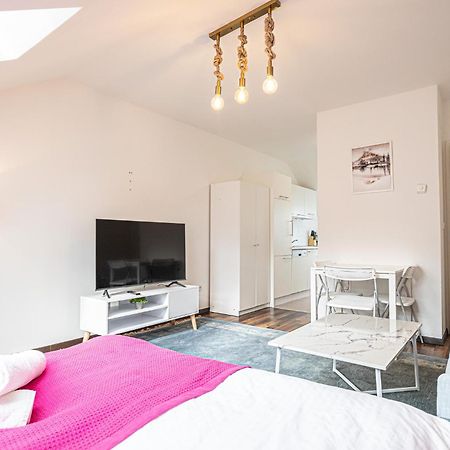 Airy Attic Apt.: Stylish Studio At Penzing Area Wenen Buitenkant foto